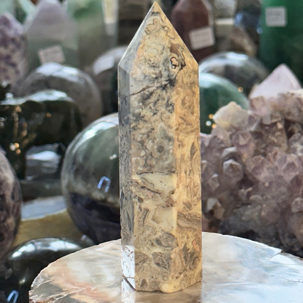 🌸SALE🌸 Crazy Lace Agate Crystal Point!